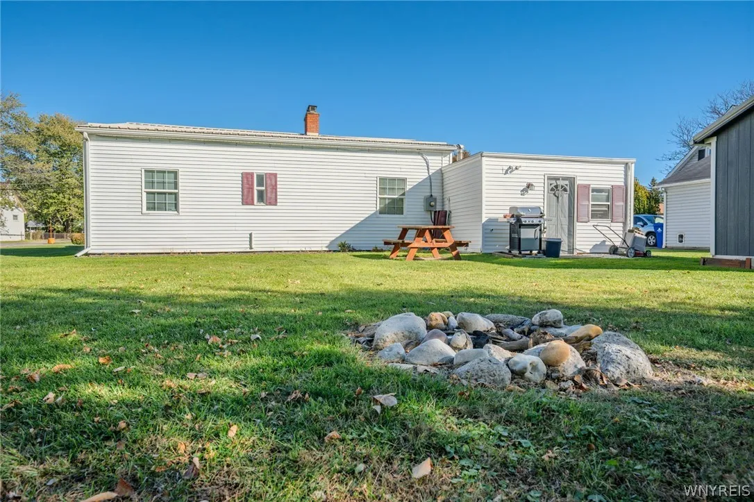 4122 Jarvis Street, Hamburg, New York 14219, Hamburg, New York 14219, 2 Bedroom Bedrooms, 4 Room Rooms,1 BathroomBathrooms,Residential,For Sale,4122 Jarvis Street, Hamburg, New York 14219,0,B1723930