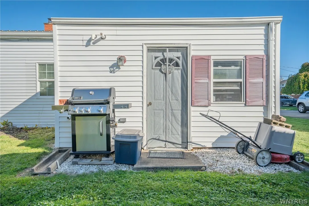 4122 Jarvis Street, Hamburg, New York 14219, Hamburg, New York 14219, 2 Bedroom Bedrooms, 4 Room Rooms,1 BathroomBathrooms,Residential,For Sale,4122 Jarvis Street, Hamburg, New York 14219,0,B1723930