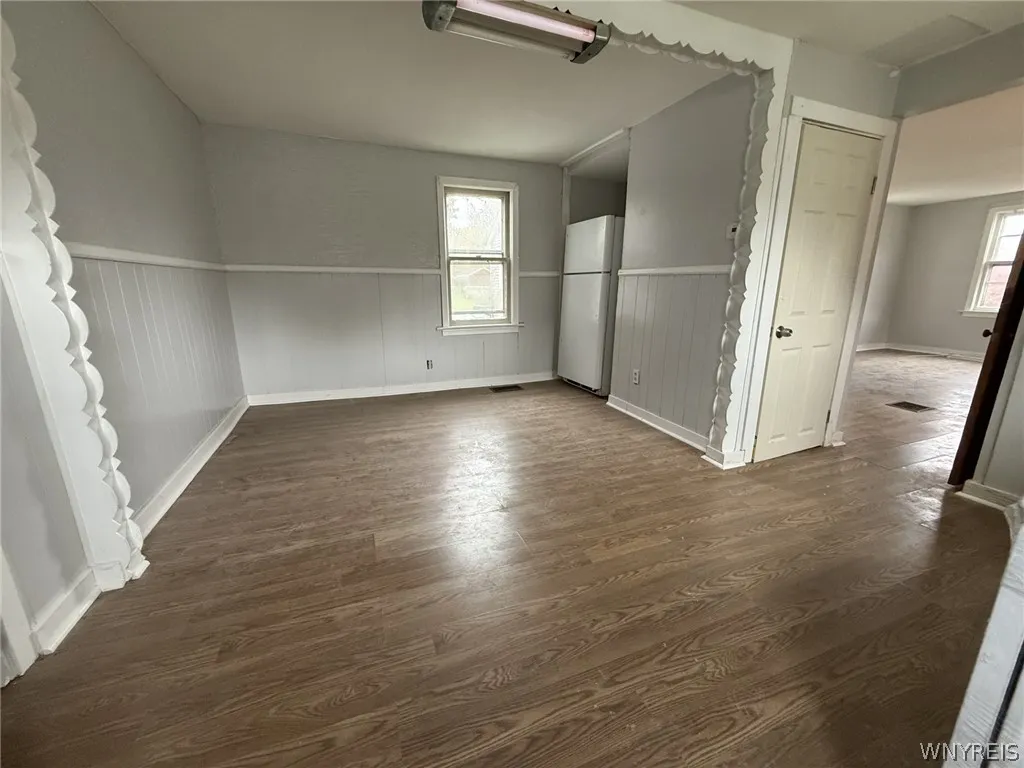 959 Erie Avenue, North Tonawanda, New York 14120, North Tonawanda, New York 14120, 2 Bedroom Bedrooms, 5 Room Rooms,1 BathroomBathrooms,Residential,For Sale,959 Erie Avenue, North Tonawanda, New York 14120,0,B1724075