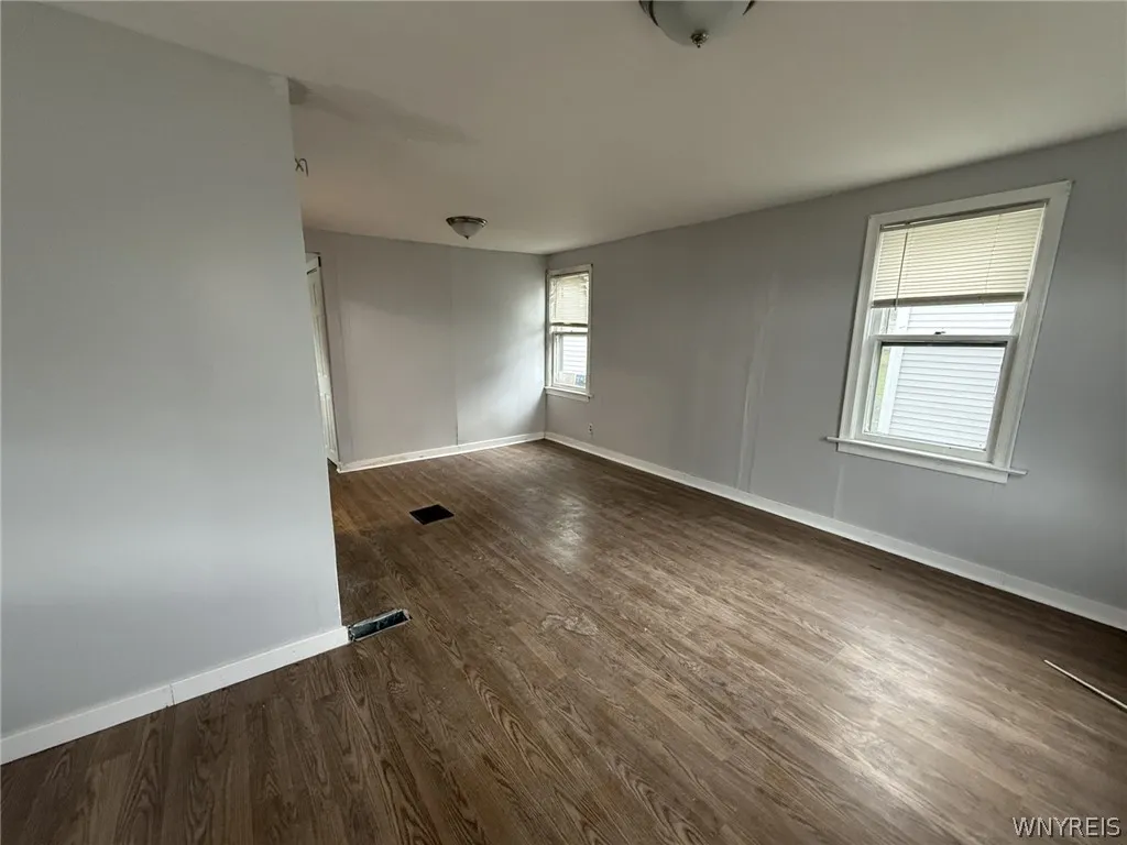 959 Erie Avenue, North Tonawanda, New York 14120, North Tonawanda, New York 14120, 2 Bedroom Bedrooms, 5 Room Rooms,1 BathroomBathrooms,Residential,For Sale,959 Erie Avenue, North Tonawanda, New York 14120,0,B1724075
