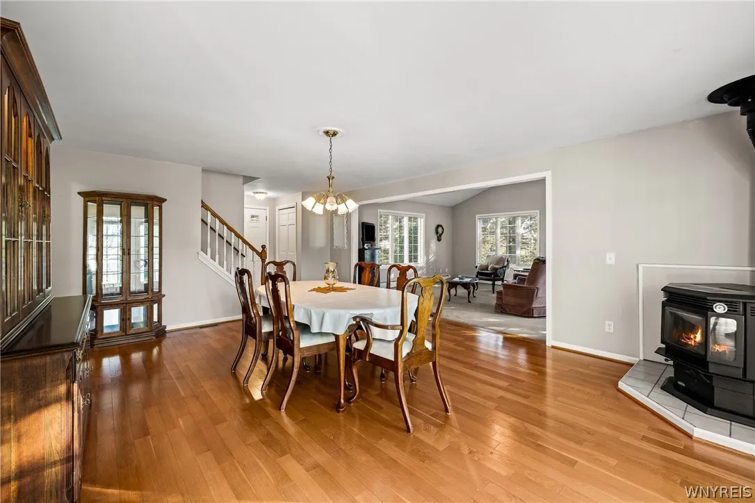 Formal dining room