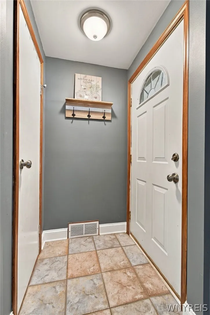 191 Rumbold Ave, North Tonawanda, New York 14120, North Tonawanda, New York 14120, 3 Bedroom Bedrooms, 5 Room Rooms,1 BathroomBathrooms,Residential,For Sale,191 Rumbold Ave, North Tonawanda, New York 14120,0,B1724282