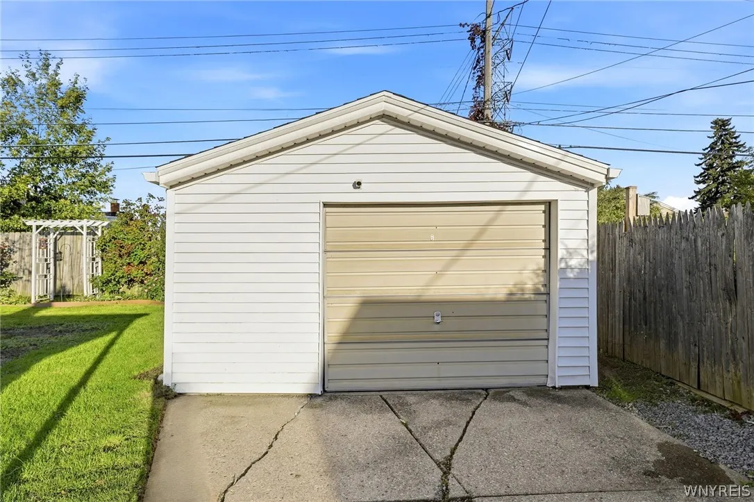 89 Wheaton Drive, Cheektowaga, New York 14225, Cheektowaga, New York 14225, 3 Bedroom Bedrooms, 6 Room Rooms,1 BathroomBathrooms,Residential,For Sale,89 Wheaton Drive, Cheektowaga, New York 14225,0,B1723995