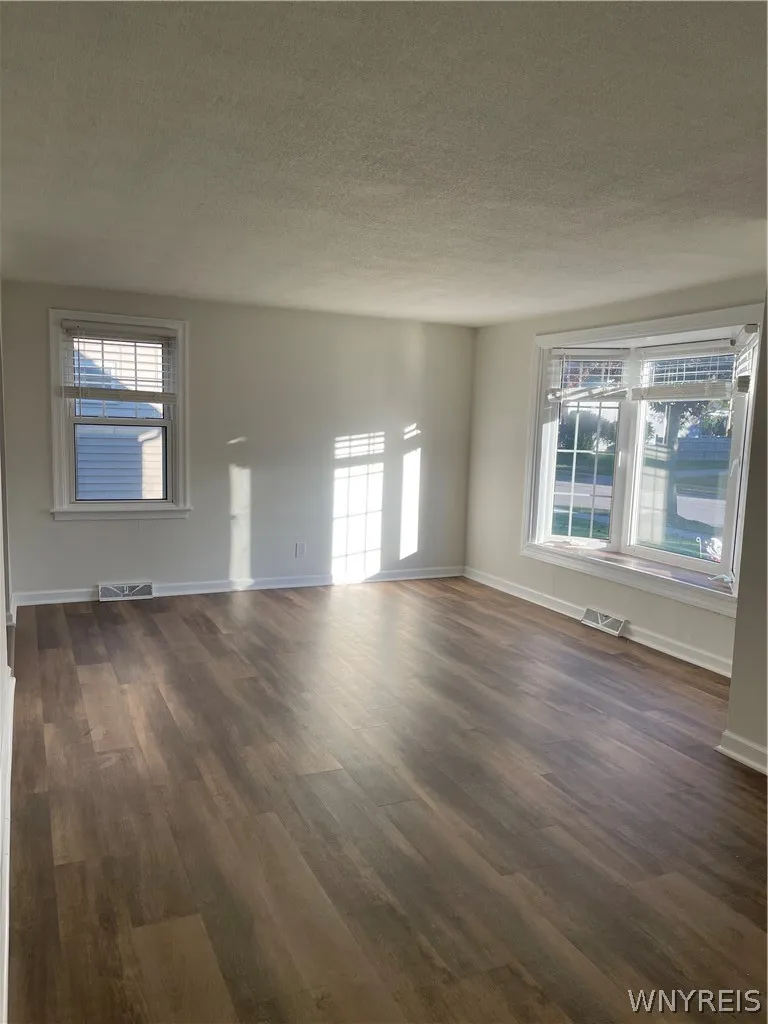 136 Cleveland Drive, Tonawanda, New York 14223, Tonawanda, New York 14223, 3 Bedroom Bedrooms, 7 Room Rooms,1 BathroomBathrooms,Residential,For Sale,136 Cleveland Drive, Tonawanda, New York 14223,0,B1724269