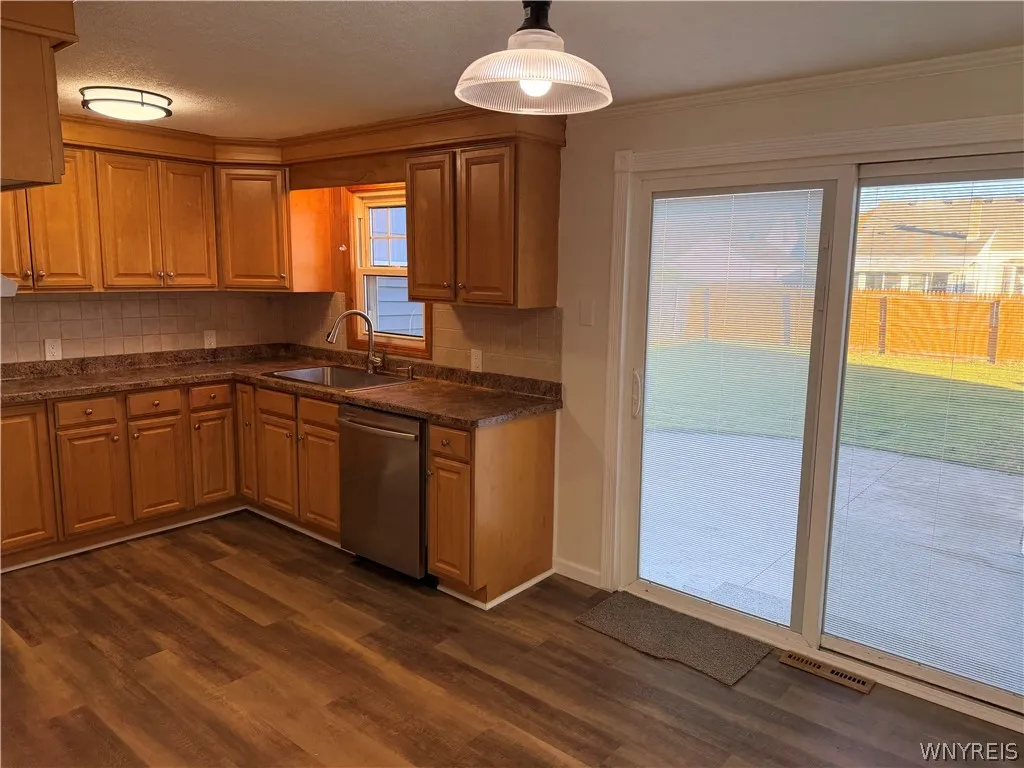136 Cleveland Drive, Tonawanda, New York 14223, Tonawanda, New York 14223, 3 Bedroom Bedrooms, 7 Room Rooms,1 BathroomBathrooms,Residential,For Sale,136 Cleveland Drive, Tonawanda, New York 14223,0,B1724269