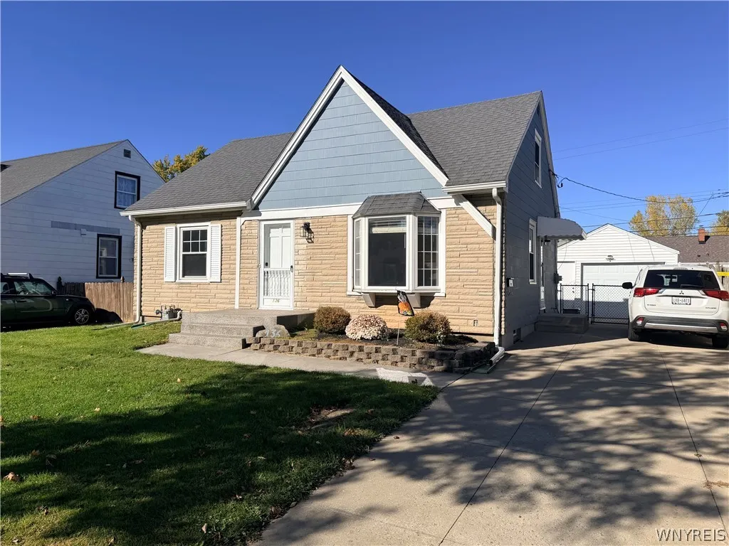 136 Cleveland Drive, Tonawanda, New York 14223, Tonawanda, New York 14223, 3 Bedroom Bedrooms, 7 Room Rooms,1 BathroomBathrooms,Residential,For Sale,136 Cleveland Drive, Tonawanda, New York 14223,0,B1724269