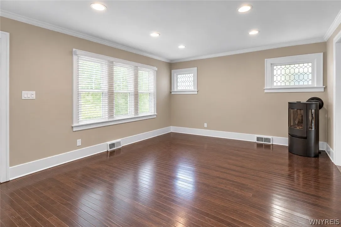 116 Palmer Avenue, Tonawanda, New York 14217, Tonawanda, New York 14217, 3 Bedroom Bedrooms, 7 Room Rooms,1 BathroomBathrooms,Residential Lease,For Rent,116 Palmer Avenue, Tonawanda, New York 14217,0,B1724409