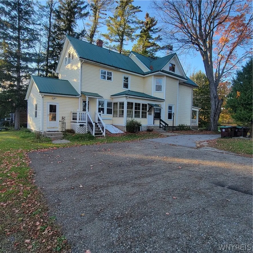 7311 Milestrip Road, Orchard Park, New York 14127, Orchard Park, New York 14127, 4 Bedroom Bedrooms, 12 Room Rooms,3 BathroomBathrooms,Residential,For Sale,7311 Milestrip Road, Orchard Park, New York 14127,0,B1724120