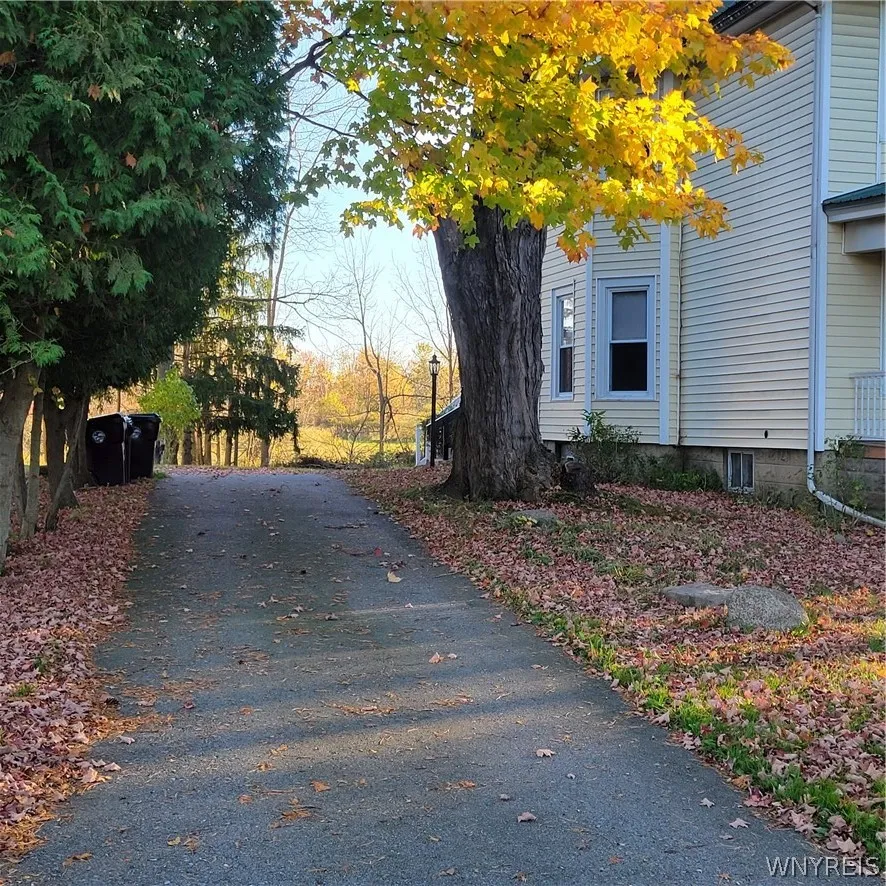 7311 Milestrip Road, Orchard Park, New York 14127, Orchard Park, New York 14127, 4 Bedroom Bedrooms, 12 Room Rooms,3 BathroomBathrooms,Residential,For Sale,7311 Milestrip Road, Orchard Park, New York 14127,0,B1724120