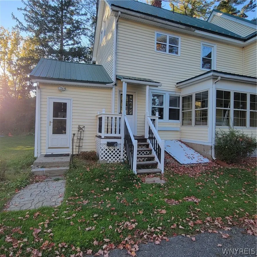 7311 Milestrip Road, Orchard Park, New York 14127, Orchard Park, New York 14127, 4 Bedroom Bedrooms, 12 Room Rooms,3 BathroomBathrooms,Residential,For Sale,7311 Milestrip Road, Orchard Park, New York 14127,0,B1724120