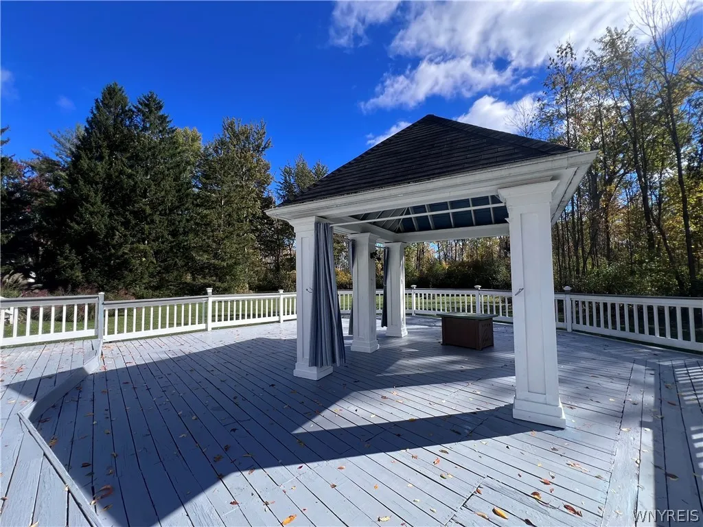 5473 Maelou Drive, Hamburg, New York 14075, Hamburg, New York 14075, 3 Bedroom Bedrooms, 7 Room Rooms,2 BathroomBathrooms,Residential,For Sale,5473 Maelou Drive, Hamburg, New York 14075,0,B1724424