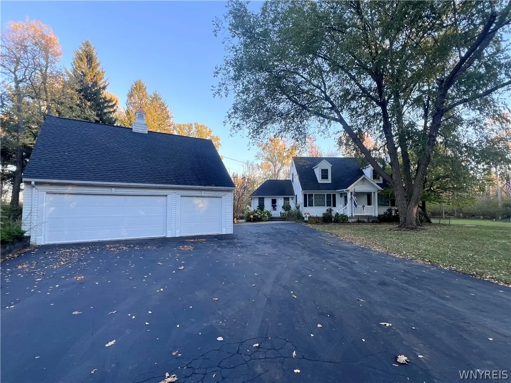 5473 Maelou Drive, Hamburg, New York 14075, Hamburg, New York 14075, 3 Bedroom Bedrooms, 7 Room Rooms,2 BathroomBathrooms,Residential,For Sale,5473 Maelou Drive, Hamburg, New York 14075,0,B1724424