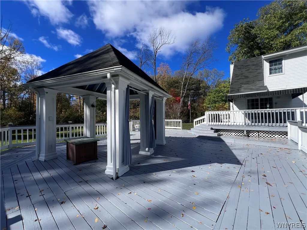 5473 Maelou Drive, Hamburg, New York 14075, Hamburg, New York 14075, 3 Bedroom Bedrooms, 7 Room Rooms,2 BathroomBathrooms,Residential,For Sale,5473 Maelou Drive, Hamburg, New York 14075,0,B1724424