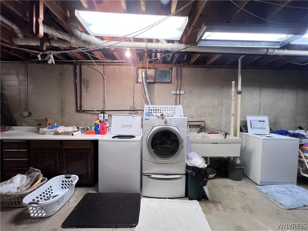 5473 Maelou Drive, Hamburg, New York 14075, Hamburg, New York 14075, 3 Bedroom Bedrooms, 7 Room Rooms,2 BathroomBathrooms,Residential,For Sale,5473 Maelou Drive, Hamburg, New York 14075,0,B1724424