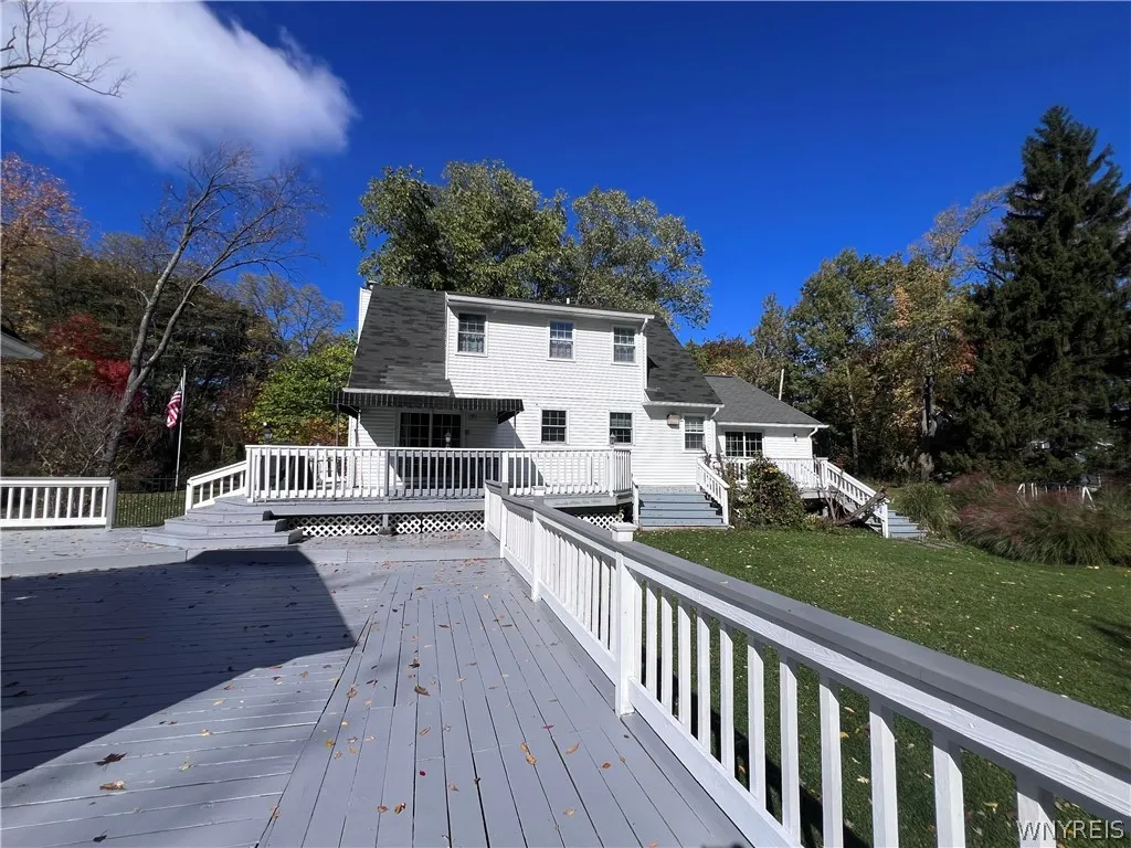 5473 Maelou Drive, Hamburg, New York 14075, Hamburg, New York 14075, 3 Bedroom Bedrooms, 7 Room Rooms,2 BathroomBathrooms,Residential,For Sale,5473 Maelou Drive, Hamburg, New York 14075,0,B1724424