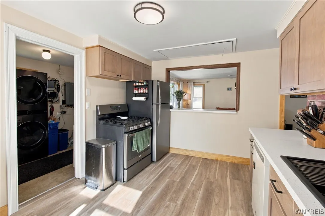 708 Montrose Avenue, Tonawanda, New York 14223, Tonawanda, New York 14223, 2 Bedroom Bedrooms, 5 Room Rooms,1 BathroomBathrooms,Residential,For Sale,708 Montrose Avenue, Tonawanda, New York 14223,0,B1724472