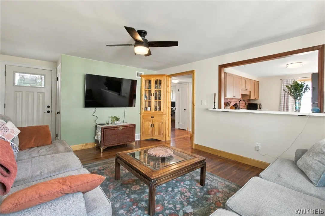 708 Montrose Avenue, Tonawanda, New York 14223, Tonawanda, New York 14223, 2 Bedroom Bedrooms, 5 Room Rooms,1 BathroomBathrooms,Residential,For Sale,708 Montrose Avenue, Tonawanda, New York 14223,0,B1724472