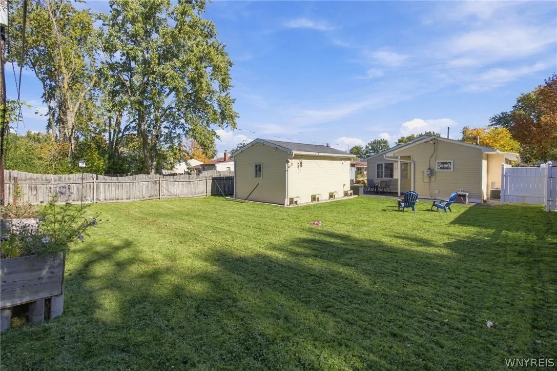 708 Montrose Avenue, Tonawanda, New York 14223, Tonawanda, New York 14223, 2 Bedroom Bedrooms, 5 Room Rooms,1 BathroomBathrooms,Residential,For Sale,708 Montrose Avenue, Tonawanda, New York 14223,0,B1724472
