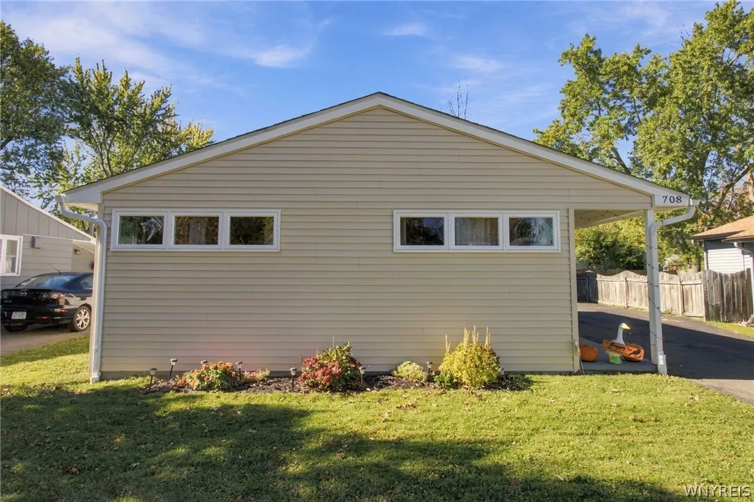 708 Montrose Avenue, Tonawanda, New York 14223, Tonawanda, New York 14223, 2 Bedroom Bedrooms, 5 Room Rooms,1 BathroomBathrooms,Residential,For Sale,708 Montrose Avenue, Tonawanda, New York 14223,0,B1724472