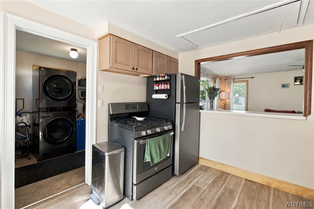708 Montrose Avenue, Tonawanda, New York 14223, Tonawanda, New York 14223, 2 Bedroom Bedrooms, 5 Room Rooms,1 BathroomBathrooms,Residential,For Sale,708 Montrose Avenue, Tonawanda, New York 14223,0,B1724472