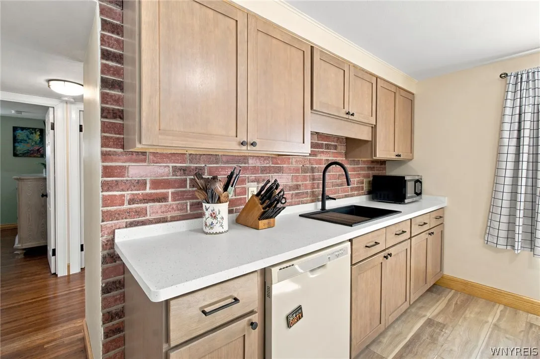 708 Montrose Avenue, Tonawanda, New York 14223, Tonawanda, New York 14223, 2 Bedroom Bedrooms, 5 Room Rooms,1 BathroomBathrooms,Residential,For Sale,708 Montrose Avenue, Tonawanda, New York 14223,0,B1724472