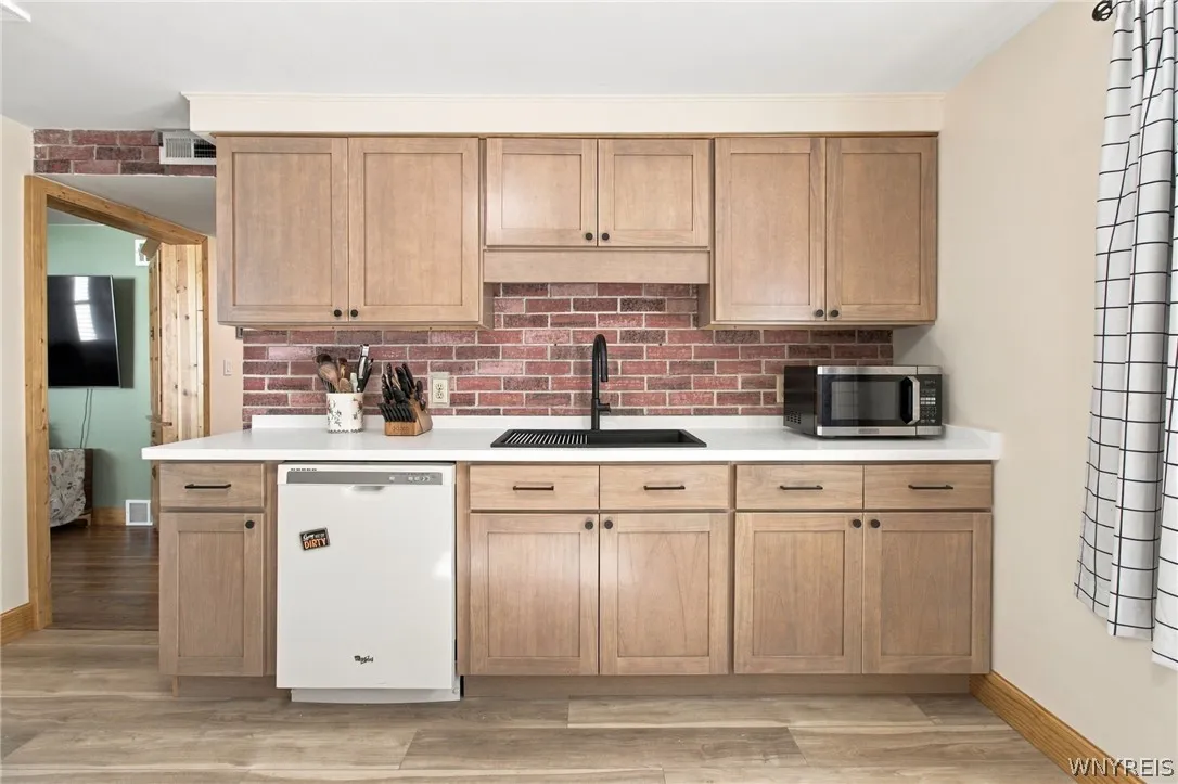 708 Montrose Avenue, Tonawanda, New York 14223, Tonawanda, New York 14223, 2 Bedroom Bedrooms, 5 Room Rooms,1 BathroomBathrooms,Residential,For Sale,708 Montrose Avenue, Tonawanda, New York 14223,0,B1724472