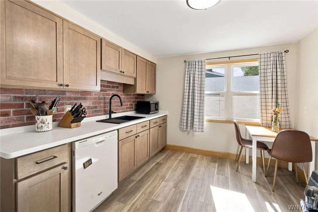 708 Montrose Avenue, Tonawanda, New York 14223, Tonawanda, New York 14223, 2 Bedroom Bedrooms, 5 Room Rooms,1 BathroomBathrooms,Residential,For Sale,708 Montrose Avenue, Tonawanda, New York 14223,0,B1724472