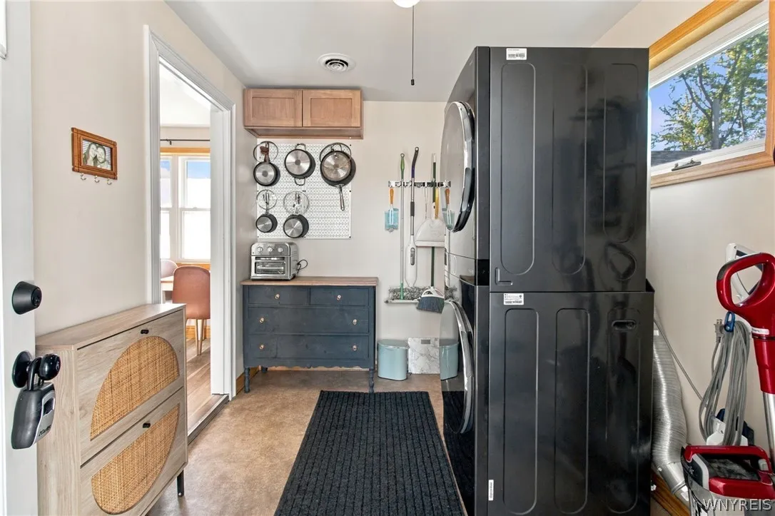 708 Montrose Avenue, Tonawanda, New York 14223, Tonawanda, New York 14223, 2 Bedroom Bedrooms, 5 Room Rooms,1 BathroomBathrooms,Residential,For Sale,708 Montrose Avenue, Tonawanda, New York 14223,0,B1724472