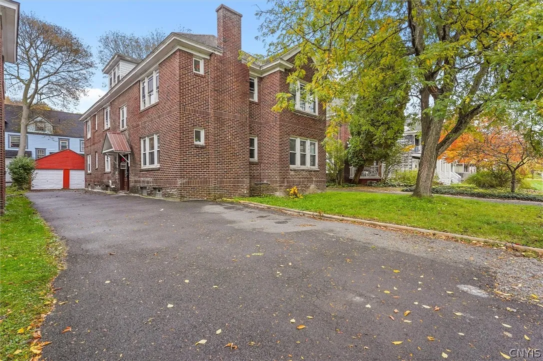 207 Fellows Ave Avenue, Syracuse, New York 13210, Syracuse, New York 13210, 6 Bedroom Bedrooms, ,2 BathroomBathrooms,Residential,For Sale,207 Fellows Ave Avenue, Syracuse, New York 13210,0,S1723193