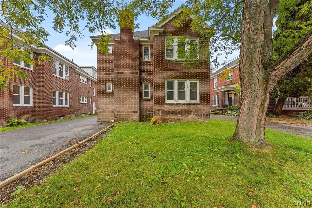 207 Fellows Ave Avenue, Syracuse, New York 13210, Syracuse, New York 13210, 6 Bedroom Bedrooms, ,2 BathroomBathrooms,Residential,For Sale,207 Fellows Ave Avenue, Syracuse, New York 13210,0,S1723193