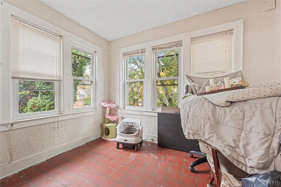 207 Fellows Ave Avenue, Syracuse, New York 13210, Syracuse, New York 13210, 6 Bedroom Bedrooms, ,2 BathroomBathrooms,Residential,For Sale,207 Fellows Ave Avenue, Syracuse, New York 13210,0,S1723193