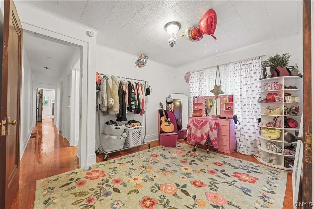 207 Fellows Ave Avenue, Syracuse, New York 13210, Syracuse, New York 13210, 6 Bedroom Bedrooms, ,2 BathroomBathrooms,Residential,For Sale,207 Fellows Ave Avenue, Syracuse, New York 13210,0,S1723193