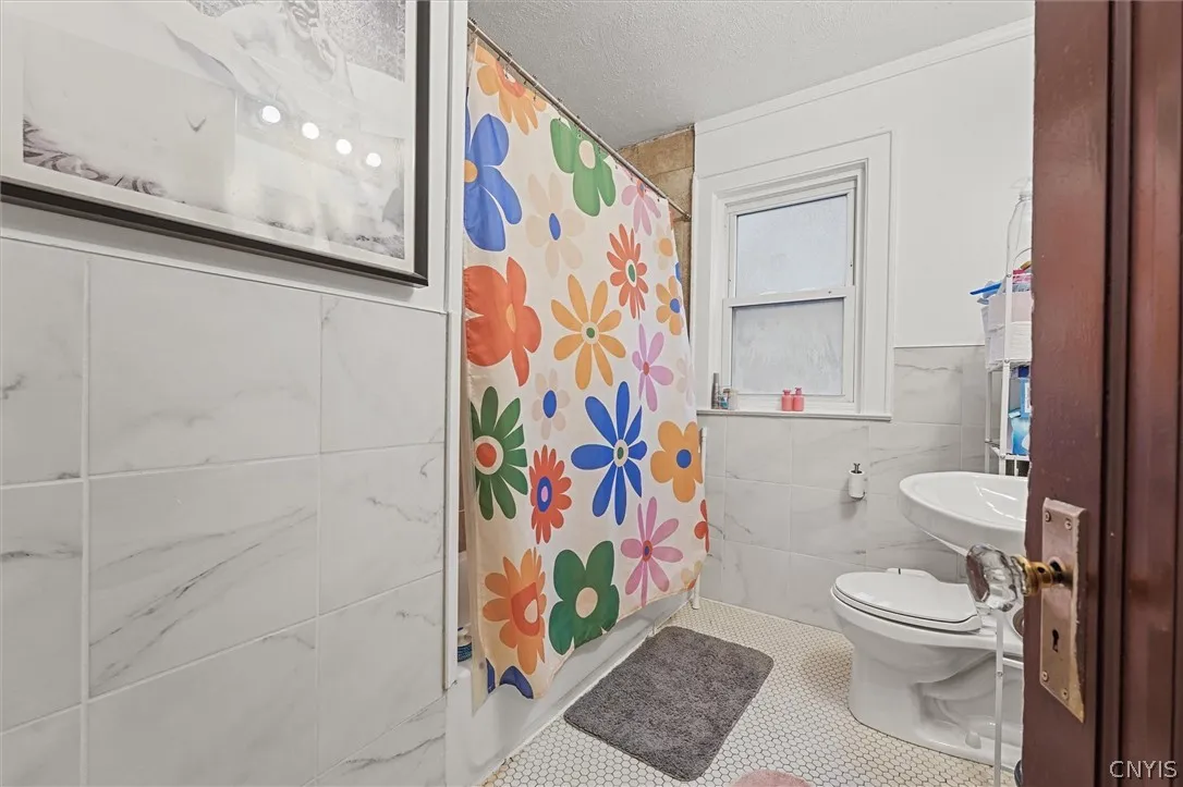 207 Fellows Ave Avenue, Syracuse, New York 13210, Syracuse, New York 13210, 6 Bedroom Bedrooms, ,2 BathroomBathrooms,Residential,For Sale,207 Fellows Ave Avenue, Syracuse, New York 13210,0,S1723193