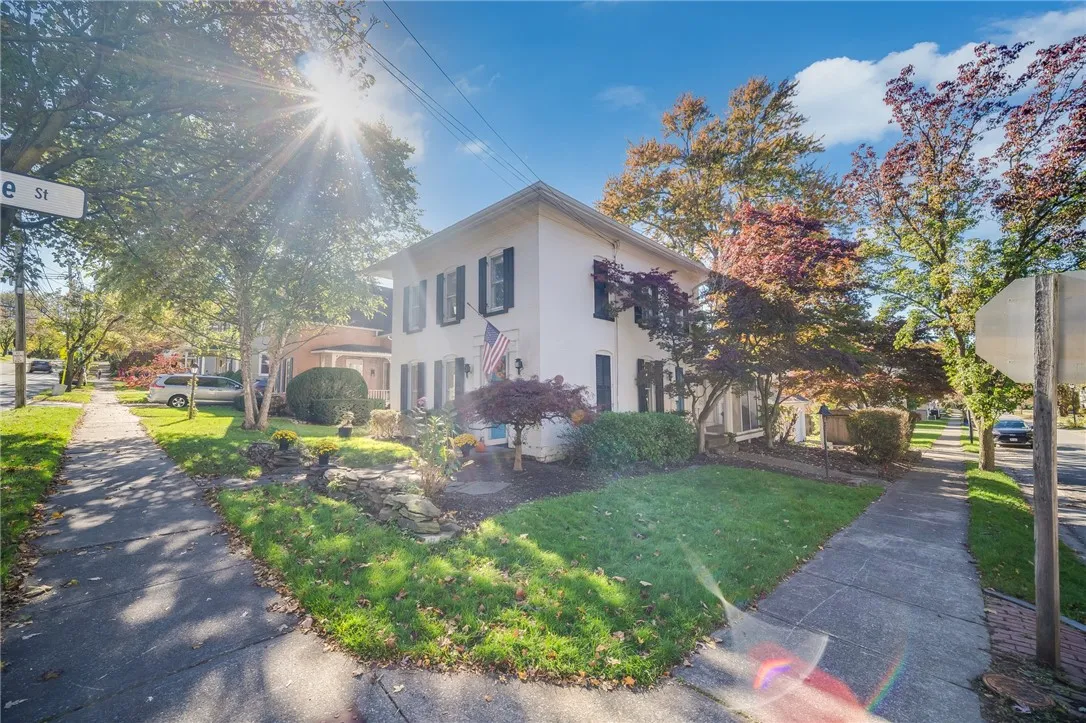 164 South Main Street, Perinton, New York 14450, Perinton, New York 14450, 4 Bedroom Bedrooms, 12 Room Rooms,2 BathroomBathrooms,Residential,For Sale,164 South Main Street, Perinton, New York 14450,0,R1723417