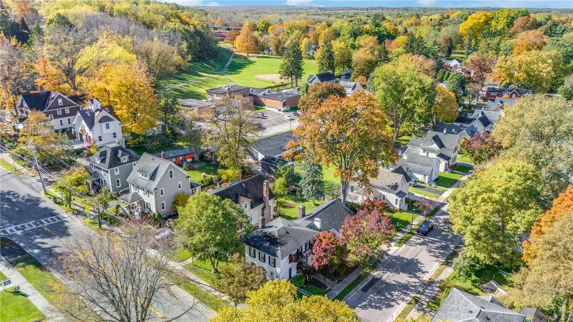 Corner lot highlighted