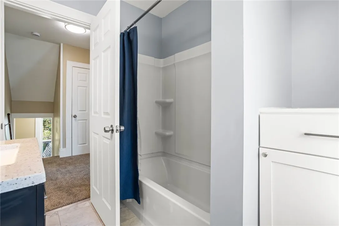 7 Hull Park, Batavia City, New York 14020, Batavia City, New York 14020, 3 Bedroom Bedrooms, 6 Room Rooms,2 BathroomBathrooms,Residential,For Sale,7 Hull Park, Batavia City, New York 14020,0,R1724520