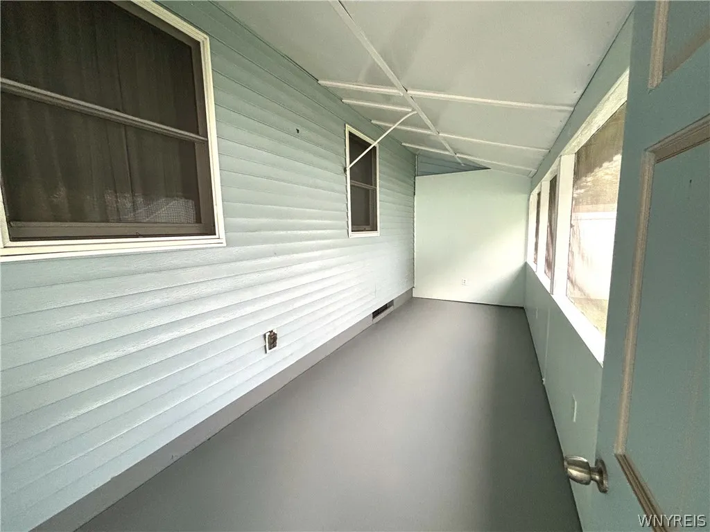 Screened in porch