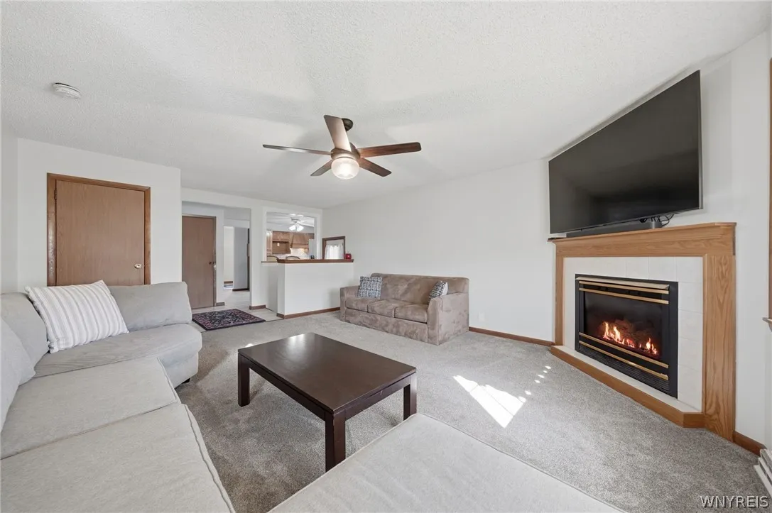Family Room w/Gas Fireplace