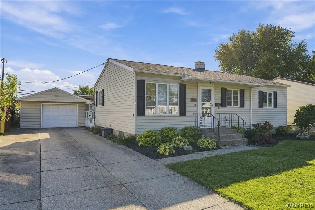 325 Parkedge Avenue, Tonawanda, New York 14150, Tonawanda, New York 14150, 3 Bedroom Bedrooms, 6 Room Rooms,2 BathroomBathrooms,Residential,For Sale,325 Parkedge Avenue, Tonawanda, New York 14150,0,B1724048