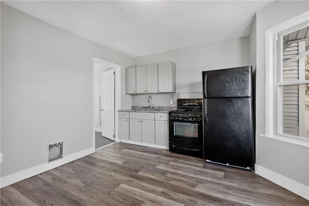 135 Delevan Street, Rochester, New York 14605, Rochester, New York 14605, 5 Bedroom Bedrooms, ,3 BathroomBathrooms,Residential,For Sale,135 Delevan Street, Rochester, New York 14605,0,R1723365