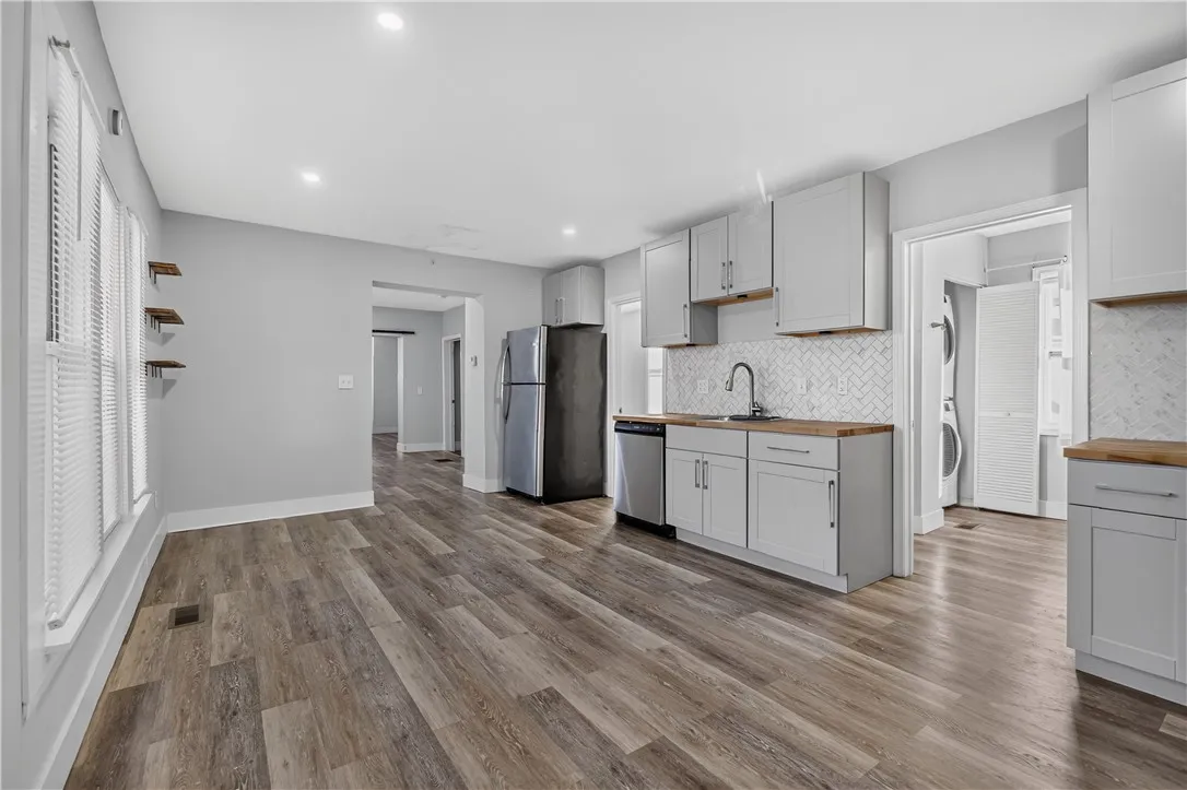 135 Delevan Street, Rochester, New York 14605, Rochester, New York 14605, 5 Bedroom Bedrooms, ,3 BathroomBathrooms,Residential,For Sale,135 Delevan Street, Rochester, New York 14605,0,R1723365