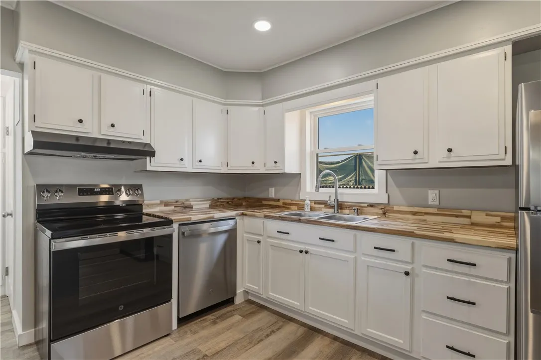 Lots of counter space