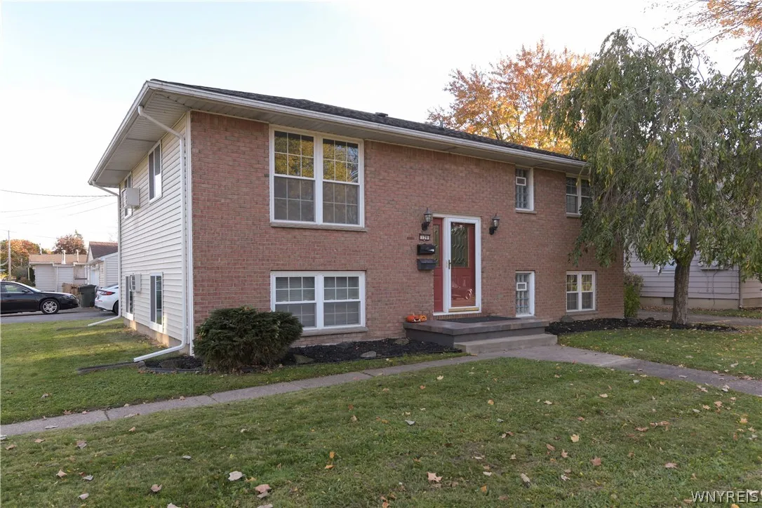 129 19th Avenue, North Tonawanda, New York 14120, North Tonawanda, New York 14120, 4 Bedroom Bedrooms, ,2 BathroomBathrooms,Residential,For Sale,129 19th Avenue, North Tonawanda, New York 14120,0,B1724511