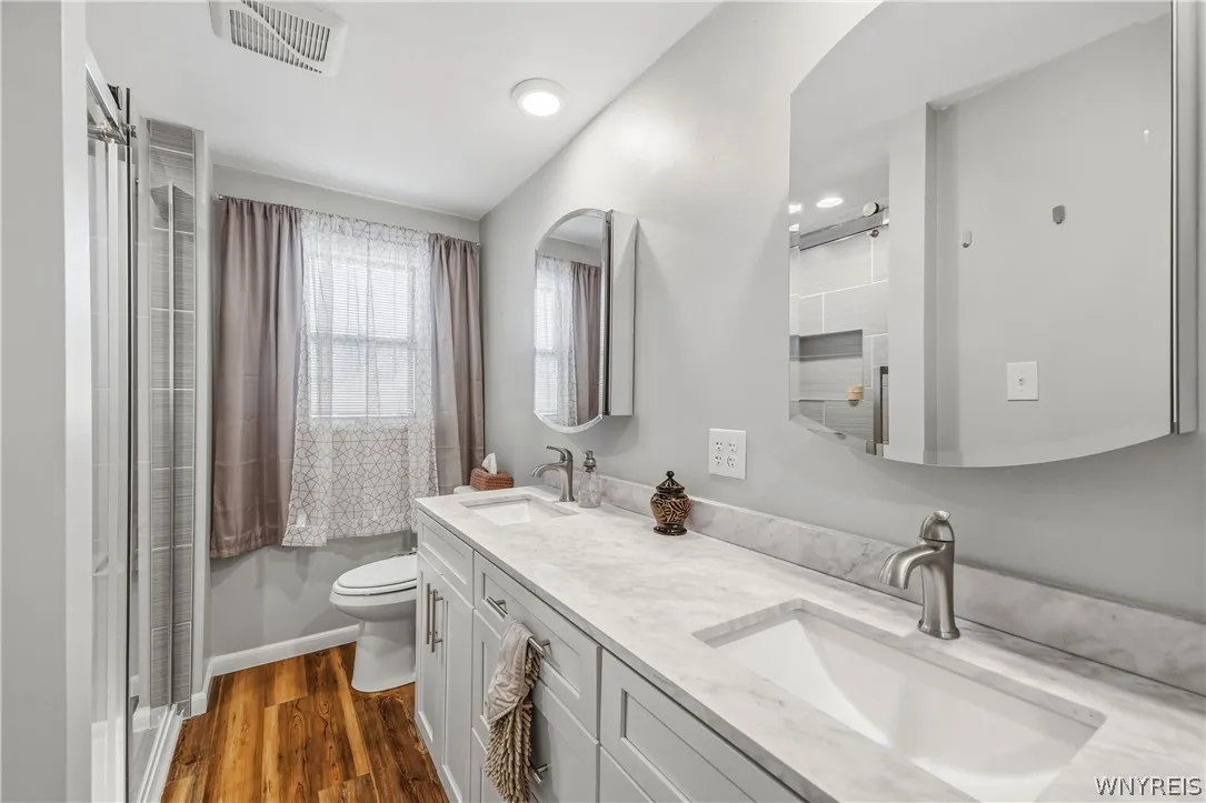 1394 99th St, Niagara Falls, New York 14304, Niagara Falls, New York 14304, 3 Bedroom Bedrooms, 8 Room Rooms,2 BathroomBathrooms,Residential,For Sale,1394 99th St, Niagara Falls, New York 14304,0,B1724178