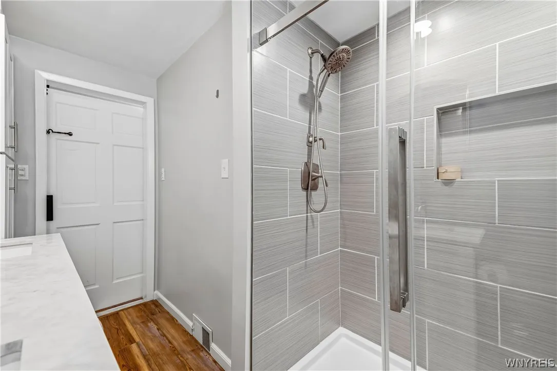 1394 99th St, Niagara Falls, New York 14304, Niagara Falls, New York 14304, 3 Bedroom Bedrooms, 8 Room Rooms,2 BathroomBathrooms,Residential,For Sale,1394 99th St, Niagara Falls, New York 14304,0,B1724178