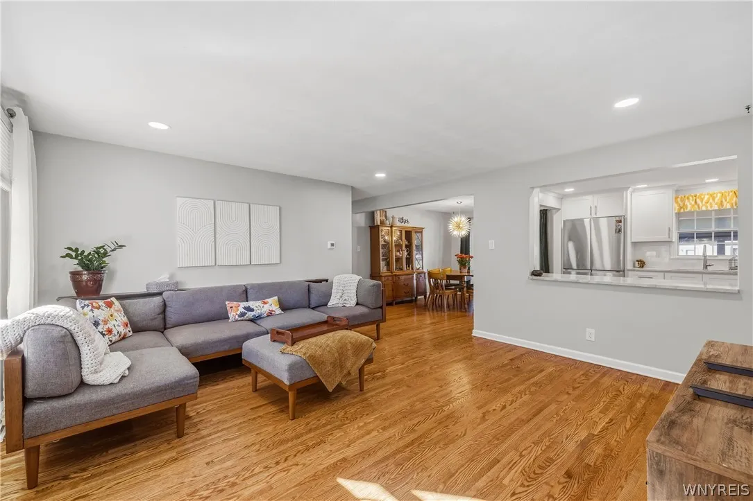 1394 99th St, Niagara Falls, New York 14304, Niagara Falls, New York 14304, 3 Bedroom Bedrooms, 8 Room Rooms,2 BathroomBathrooms,Residential,For Sale,1394 99th St, Niagara Falls, New York 14304,0,B1724178