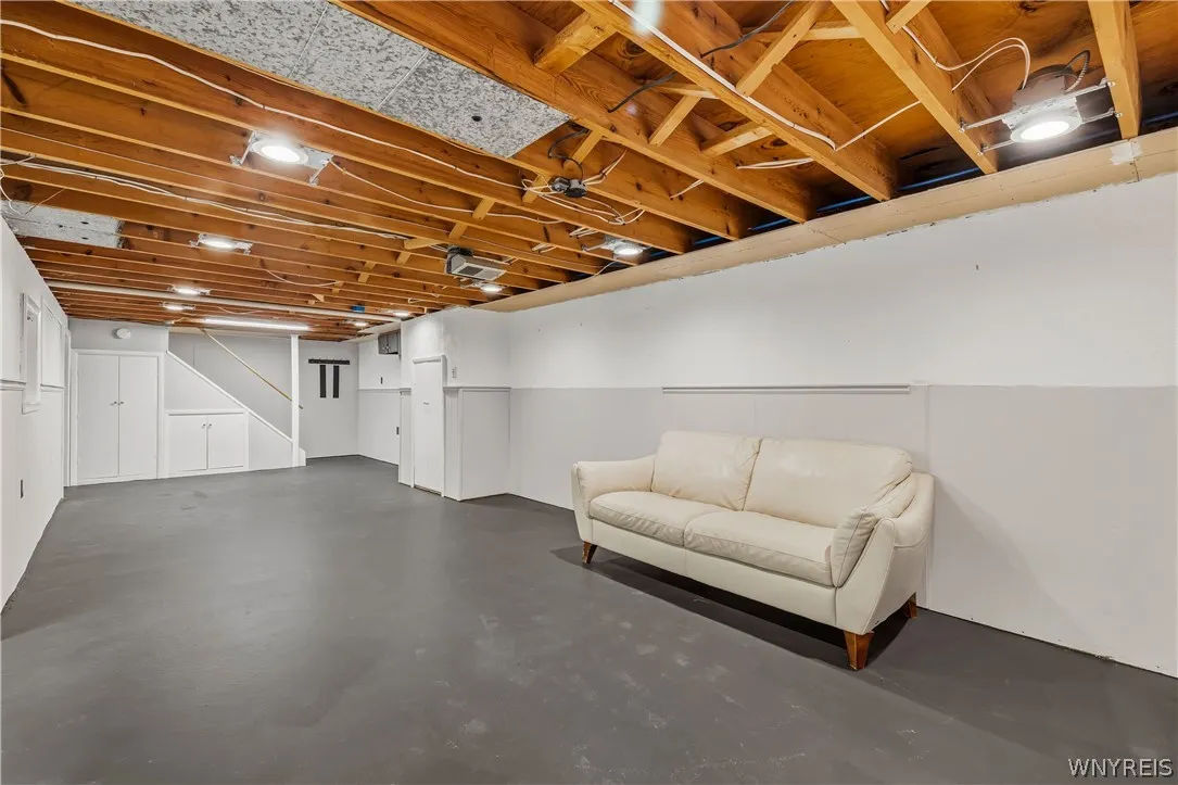 1394 99th St, Niagara Falls, New York 14304, Niagara Falls, New York 14304, 3 Bedroom Bedrooms, 8 Room Rooms,2 BathroomBathrooms,Residential,For Sale,1394 99th St, Niagara Falls, New York 14304,0,B1724178