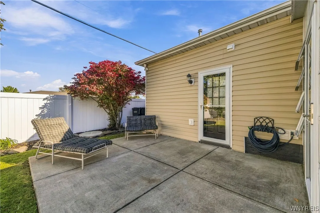 1394 99th St, Niagara Falls, New York 14304, Niagara Falls, New York 14304, 3 Bedroom Bedrooms, 8 Room Rooms,2 BathroomBathrooms,Residential,For Sale,1394 99th St, Niagara Falls, New York 14304,0,B1724178