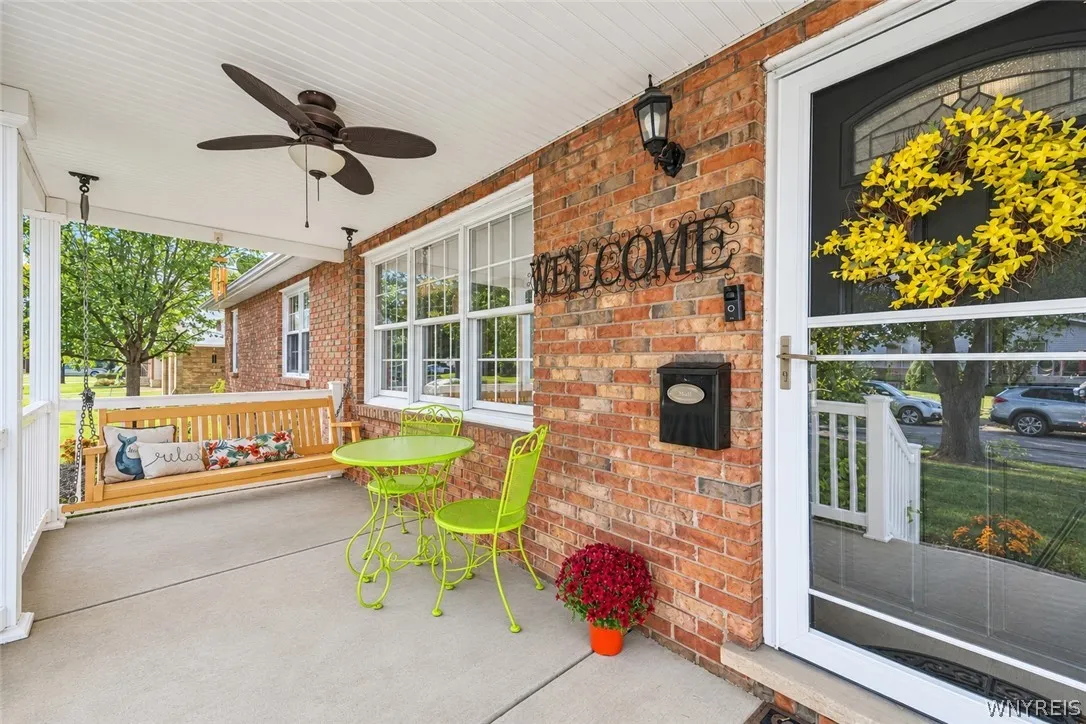 1394 99th St, Niagara Falls, New York 14304, Niagara Falls, New York 14304, 3 Bedroom Bedrooms, 8 Room Rooms,2 BathroomBathrooms,Residential,For Sale,1394 99th St, Niagara Falls, New York 14304,0,B1724178