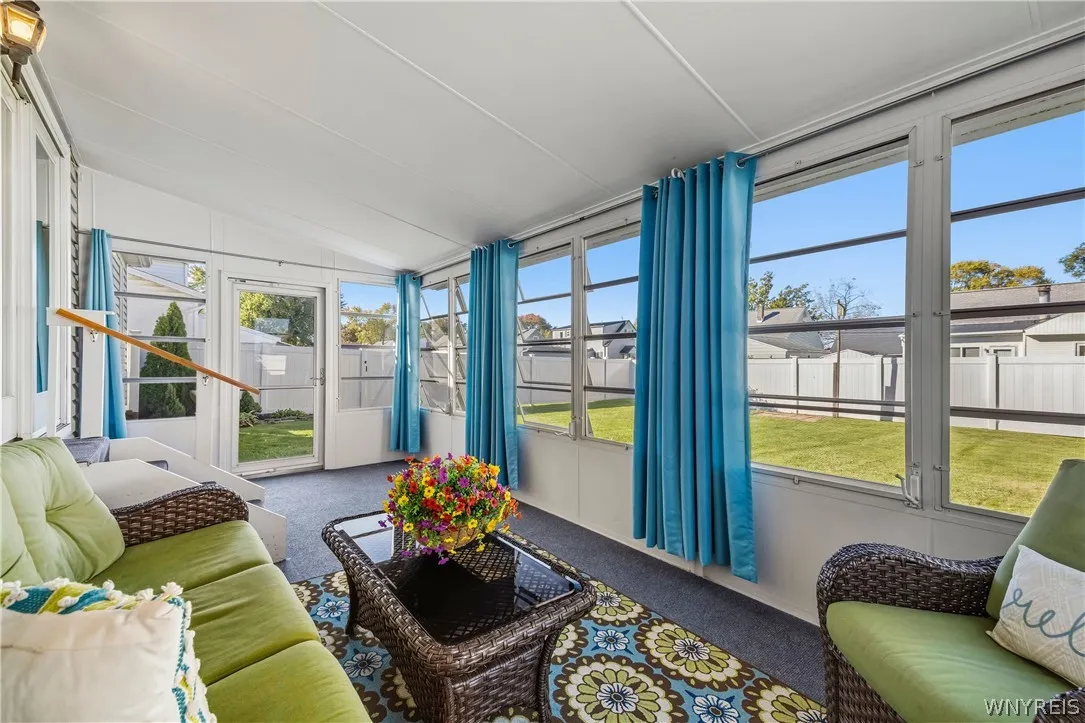 1394 99th St, Niagara Falls, New York 14304, Niagara Falls, New York 14304, 3 Bedroom Bedrooms, 8 Room Rooms,2 BathroomBathrooms,Residential,For Sale,1394 99th St, Niagara Falls, New York 14304,0,B1724178
